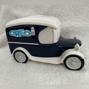 Nabisco Classics Collection Oreo Cookie Delivery Car Cookie Jar, vintage